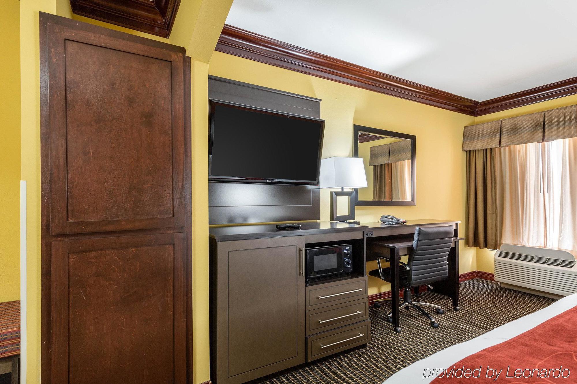 Comfort Suites Lake Jackson Clute Экстерьер фото