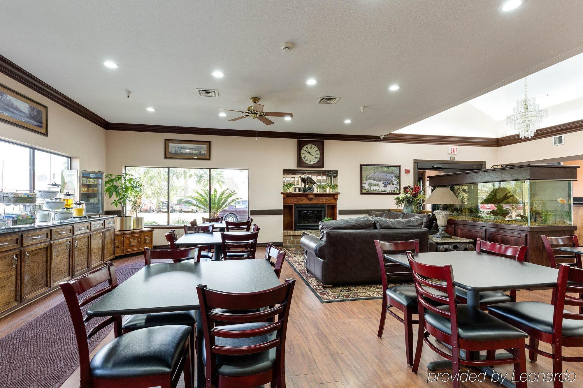 Comfort Suites Lake Jackson Clute Экстерьер фото
