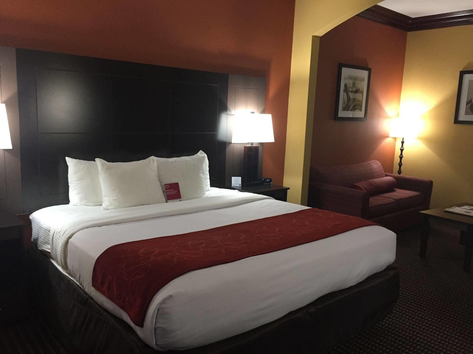 Comfort Suites Lake Jackson Clute Экстерьер фото